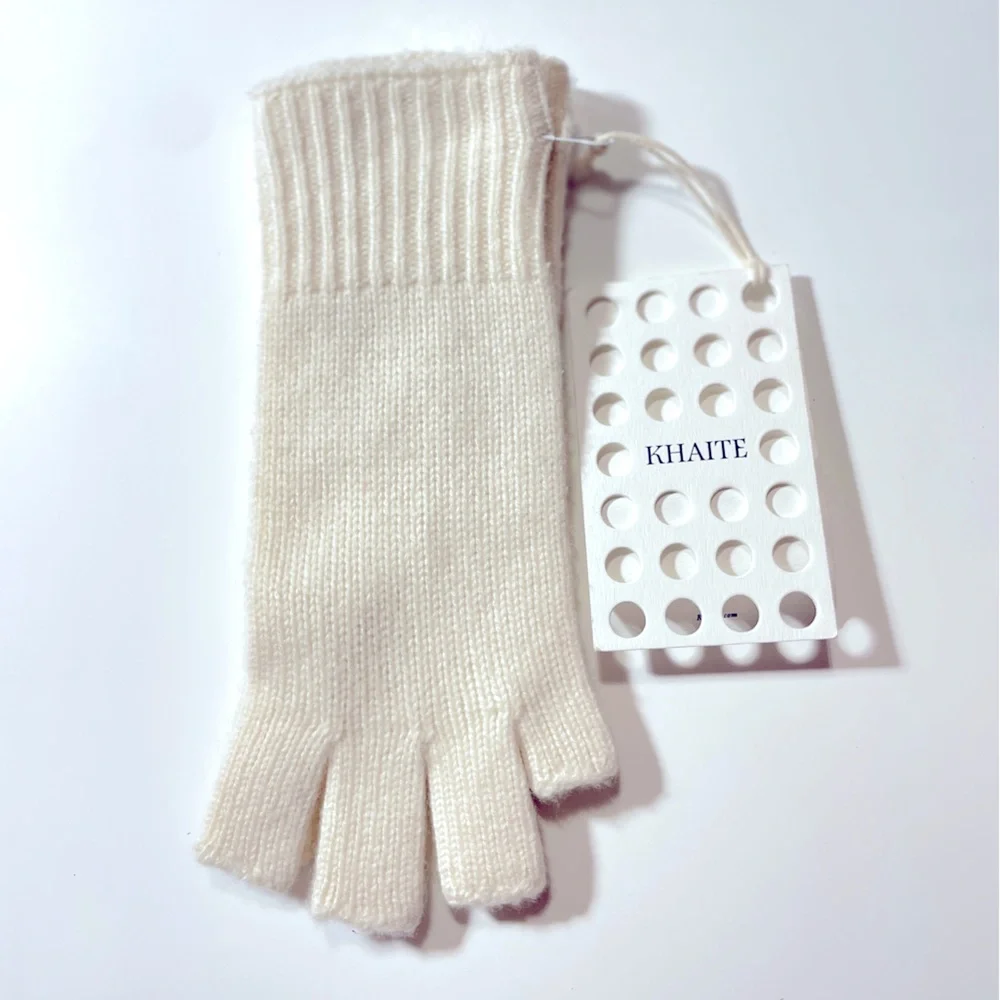 KHAITE Kai Cashmere Fingerless Gloves Cream